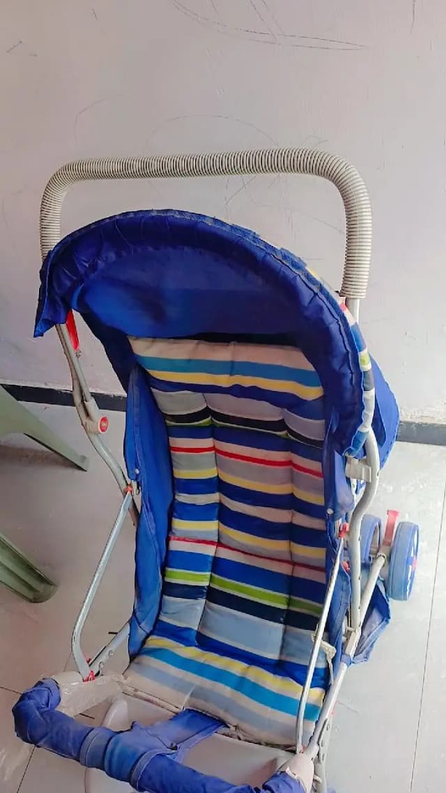 babt pram in 10/9