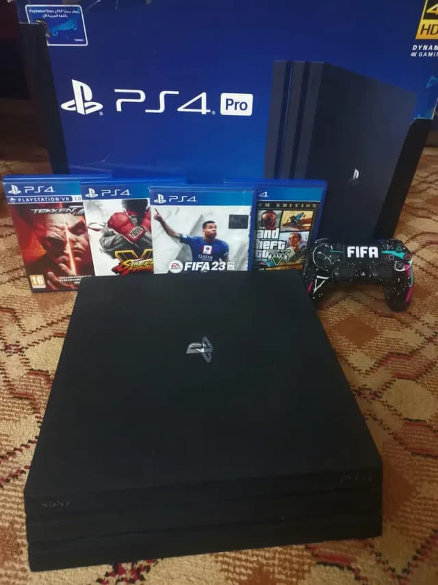 Sony playstation 4 pro 1TB Gaming Console/ 1 controller/ 4 Discs games