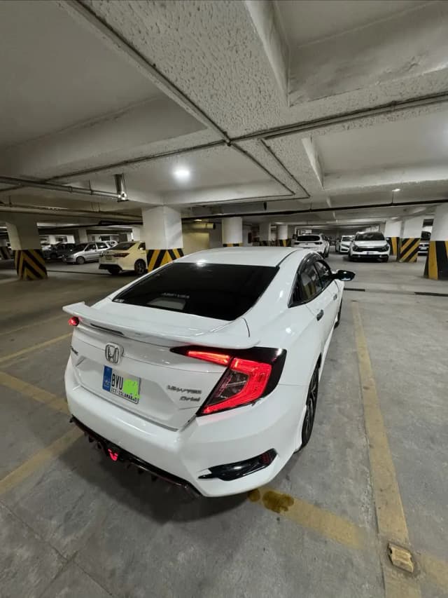 Honda Civic Oriel 2018.     URGENT SALE