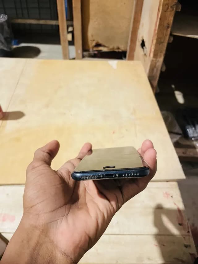 Apple iPhone SE