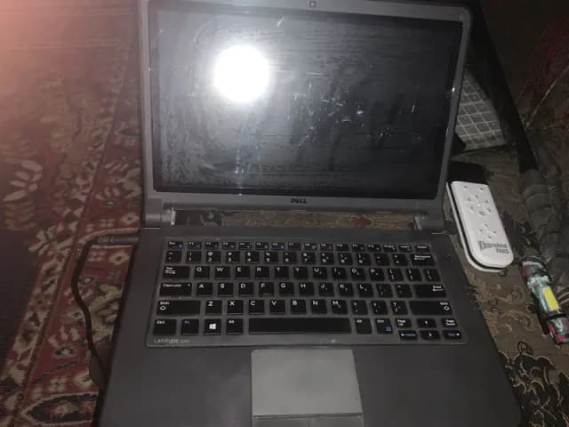 Dell Latitude 3340 | Toch Scren | 4th Gen | 8 GB RAM 500 GB HDD 9 / 10