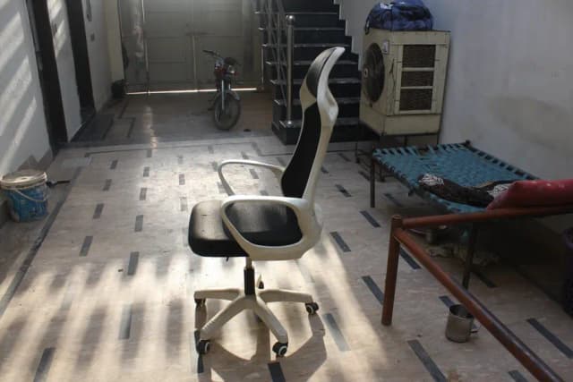 gaming & off office pure plastic