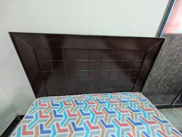 Single Polished Bed with New Mattress