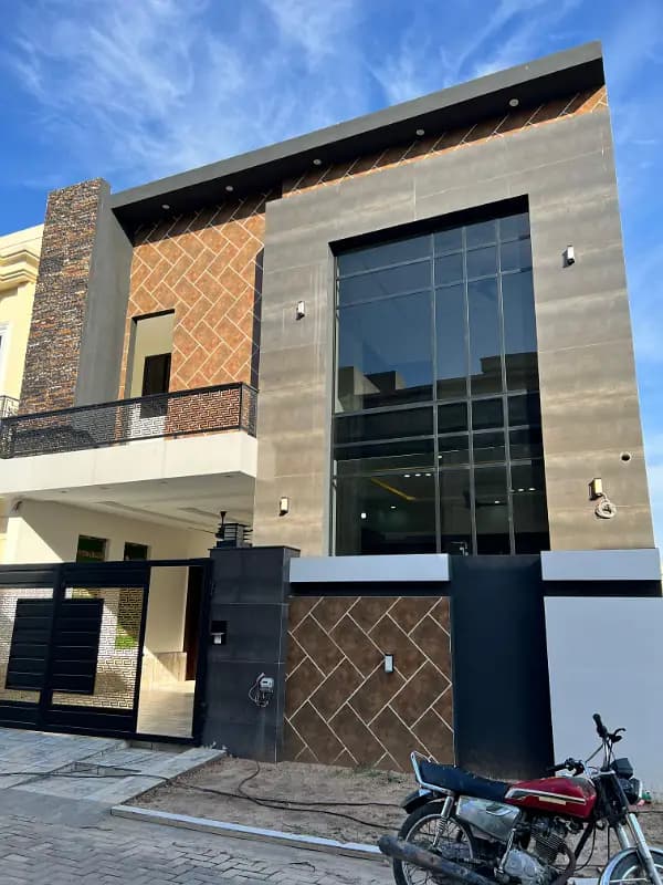 Urgent Sale 6 Marla House