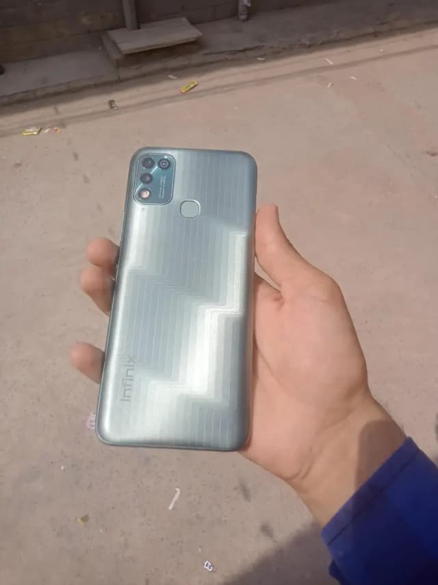 infinix hot 11 play 4/128 GB Urgent sale