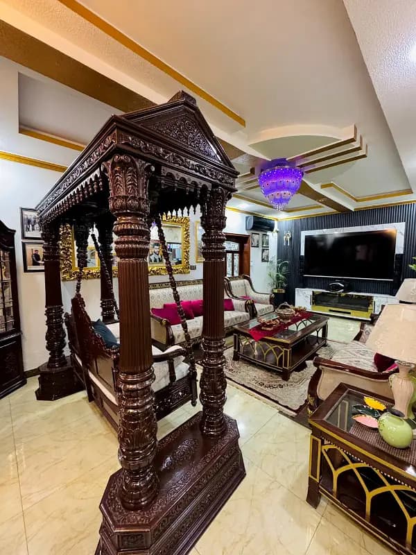 10 Marla Luxury House for Sale Sapphire Block, Park View City, Lahore