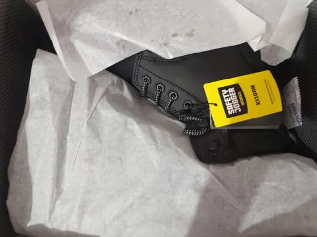 brand new safety joggerx 1100N Steel Toe safetyShoes Size 42-BoxPack