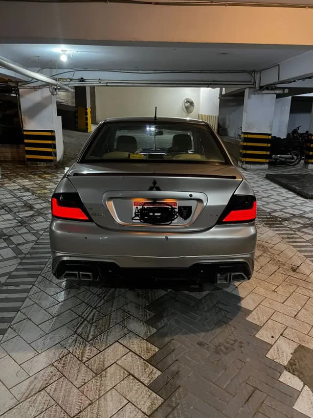 Mitsubishi Lancer 2005