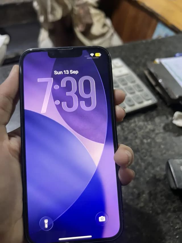 Apple iPhone 13