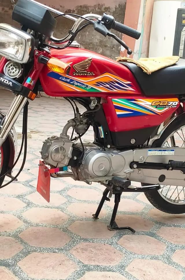 Honda 70 cc bike 2020 ka model hai 0325/1745/048