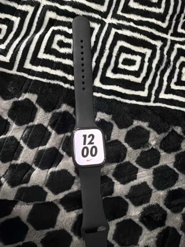 Apple watch series 8