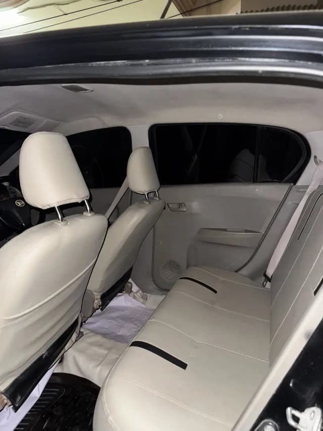 Daihatsu Mira 2015