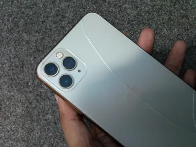 iPhone 11 Pro Max = MDM