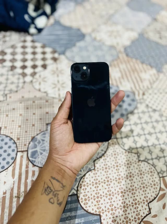 Apple iPhone 13