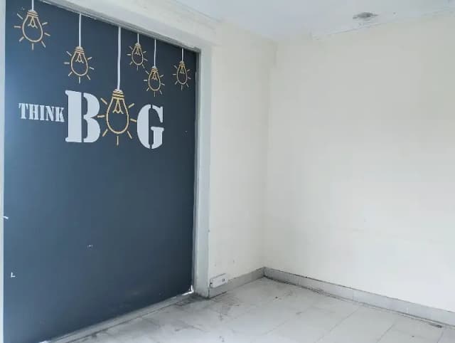 04 MARLA OFFICE 2ND FLOOR EXCELLENT LOCATION