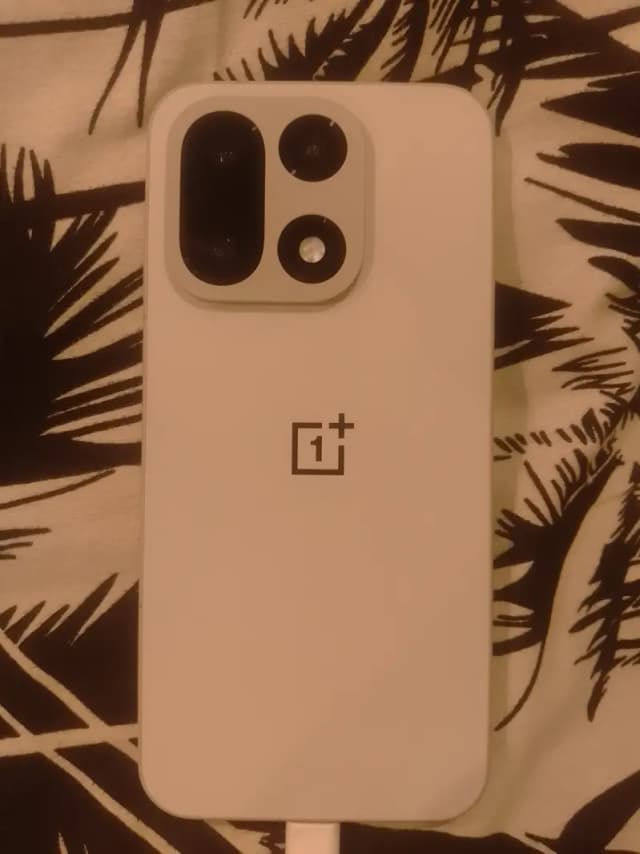 OnePlus15 open box slightly used