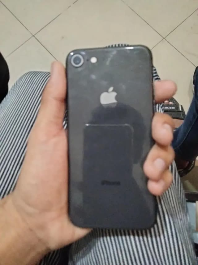 Apple iPhone 8