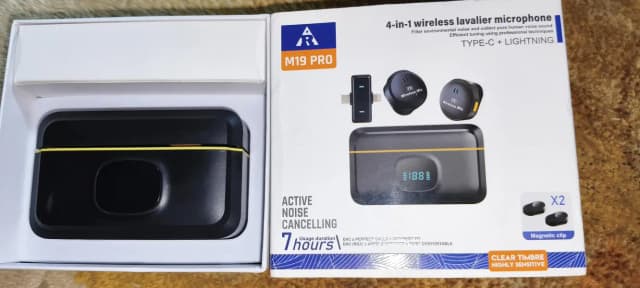 M19 pro Brand new Wireless Microphones X2