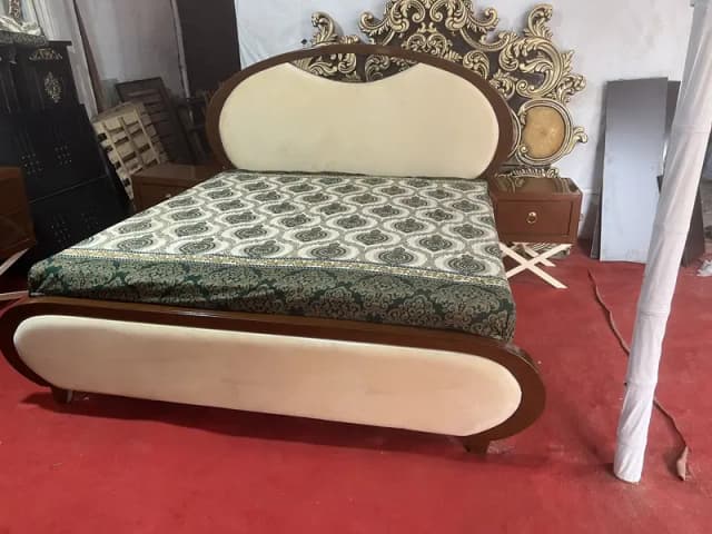 Double bed / bed set / wooden bed / bed / Furniture / king size bed