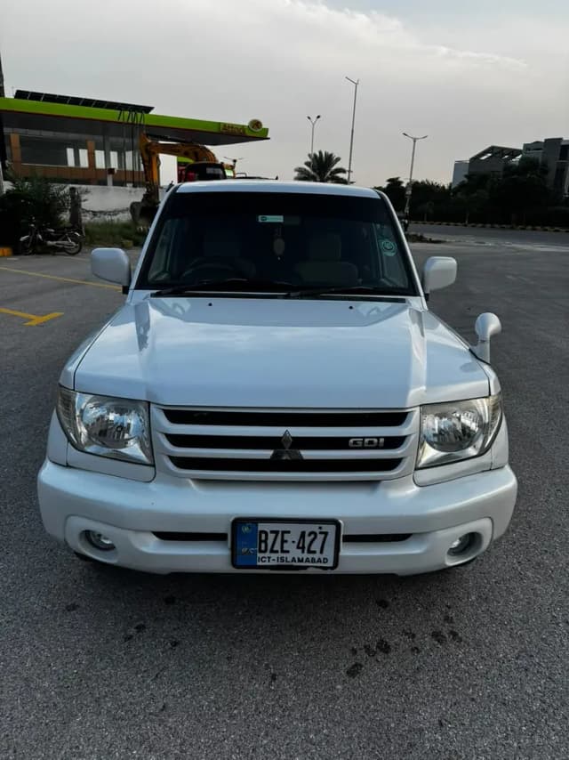 Mitsubishi Pajero 2001