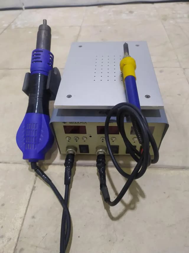 3-in-1 Mobile Repairing Station – Hot Air + Soldering + Suprator