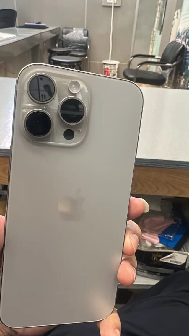 Apple iPhone 16 Pro Max