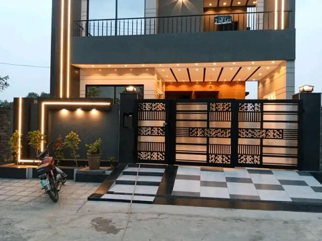 Nasheman-E-Iqbal Phase 2 10 Marla House Up For Sale