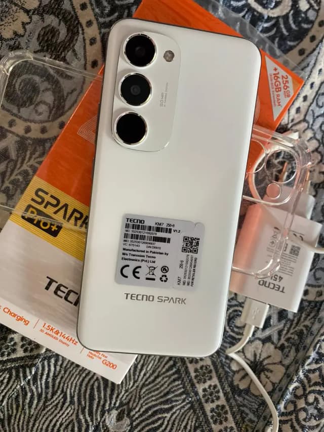 Tecno Spark 40 pro plus