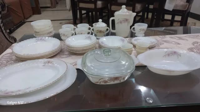kitchen crockery