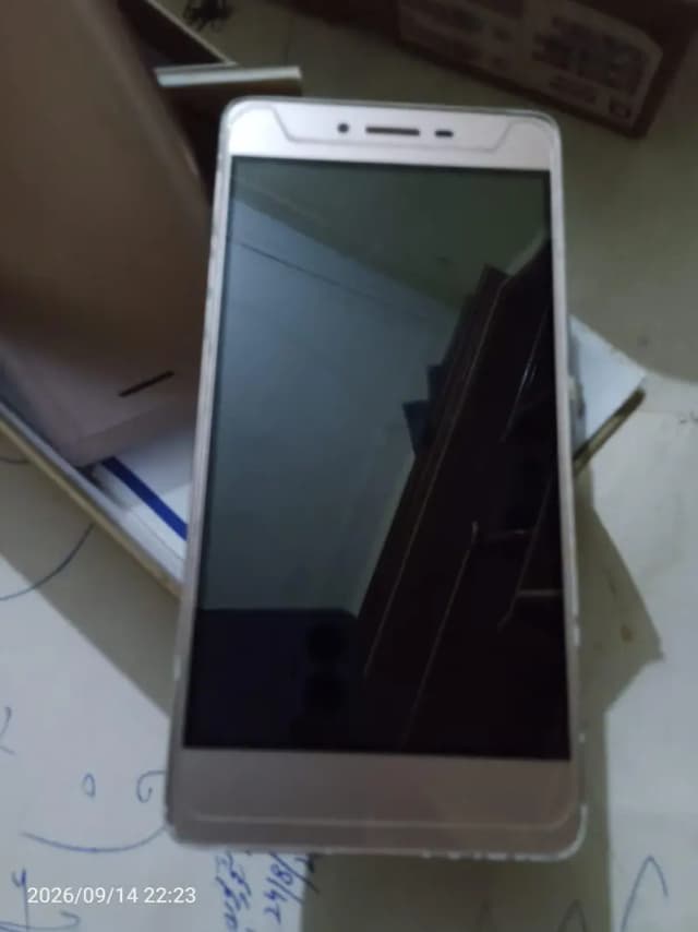 Q mobile S6 with  box 03254847877 memory 2/16
