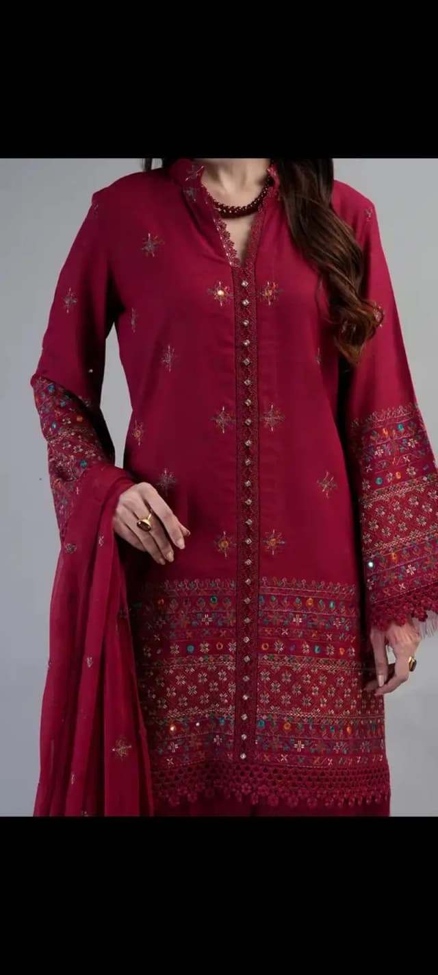 Bareez embroidered lawn 3 pcs with embroidered  crinkle chiffon dupata