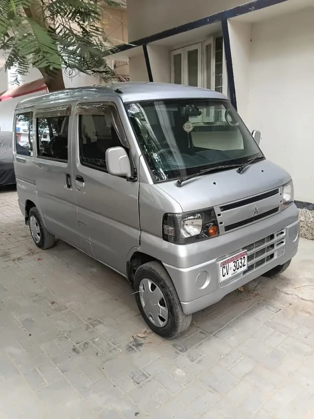 Mitsubishi Minicab Bravo 2010