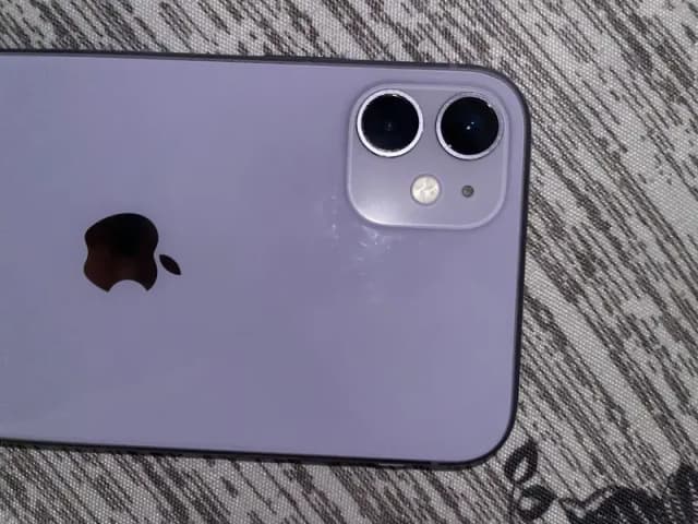 Apple iPhone 11