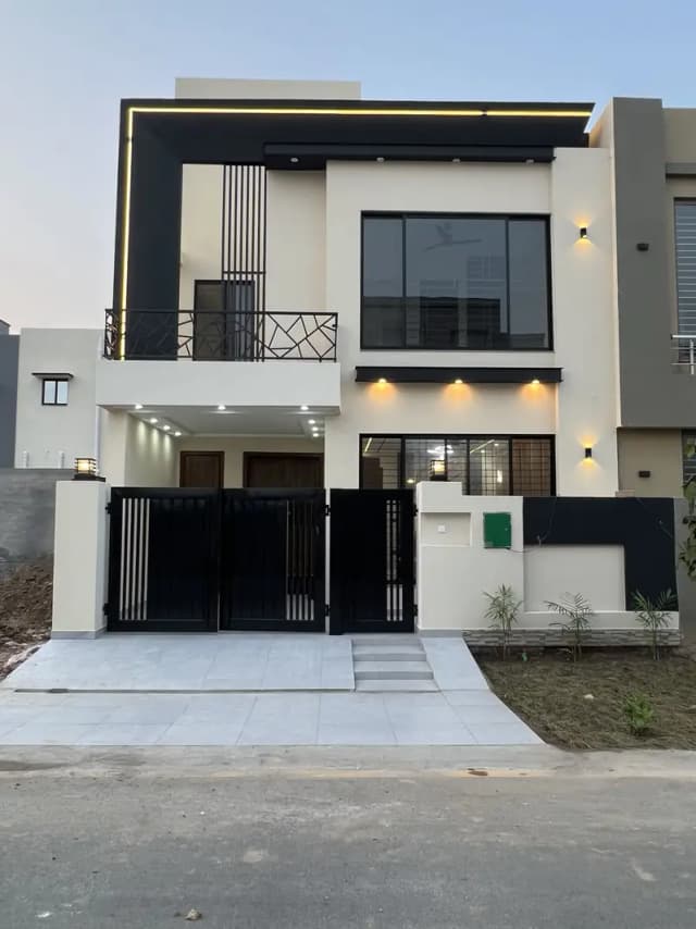 5 marla beautiful house for sale in bahria nasheman lahore