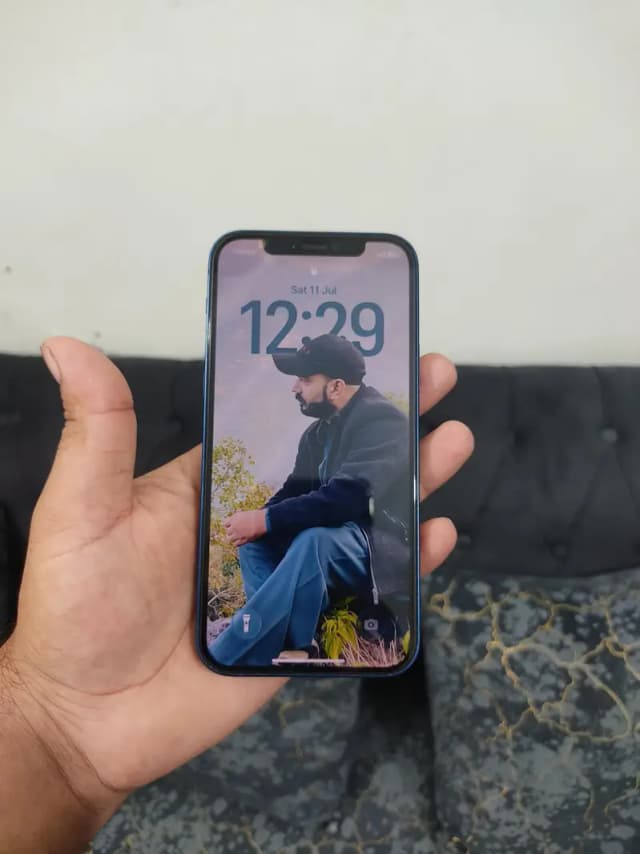 Apple iPhone 12