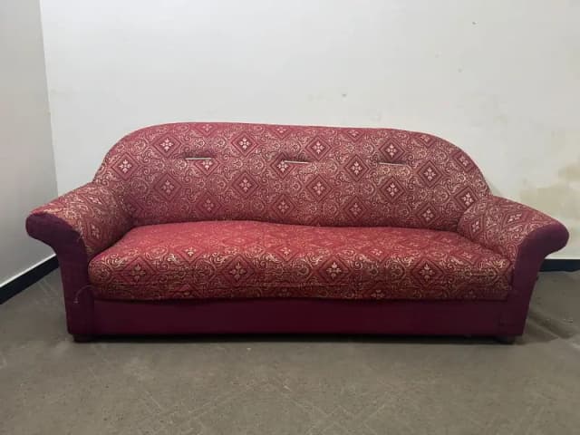 sofa set for sale urgently watsap 03035379387