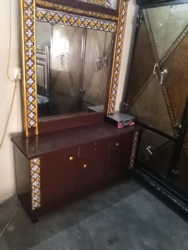 bed or shisha ha achi halat me ha