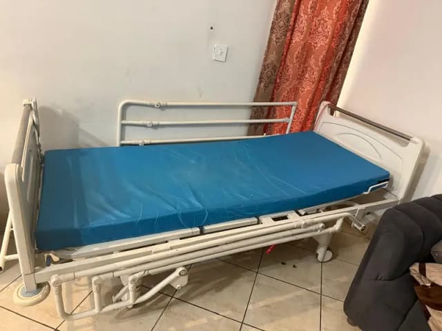 Foldable Bed For Patients