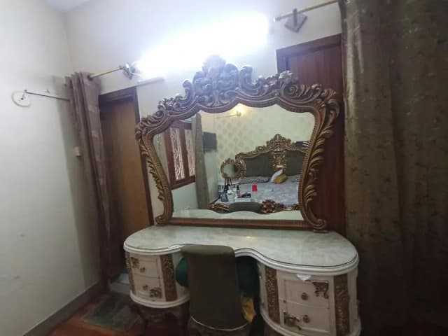 Complete King Size Bedroom Set – 3 Years Old – Excellent Condition