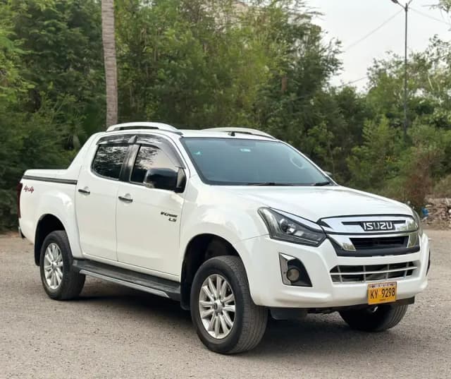 ISUZU D-MAX V CROSS