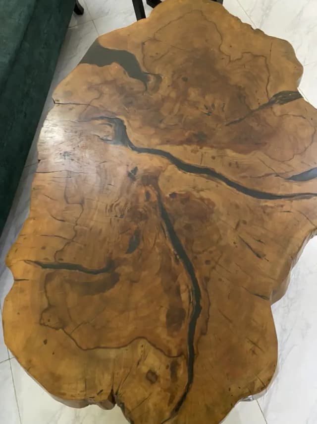 2 Tables for sale