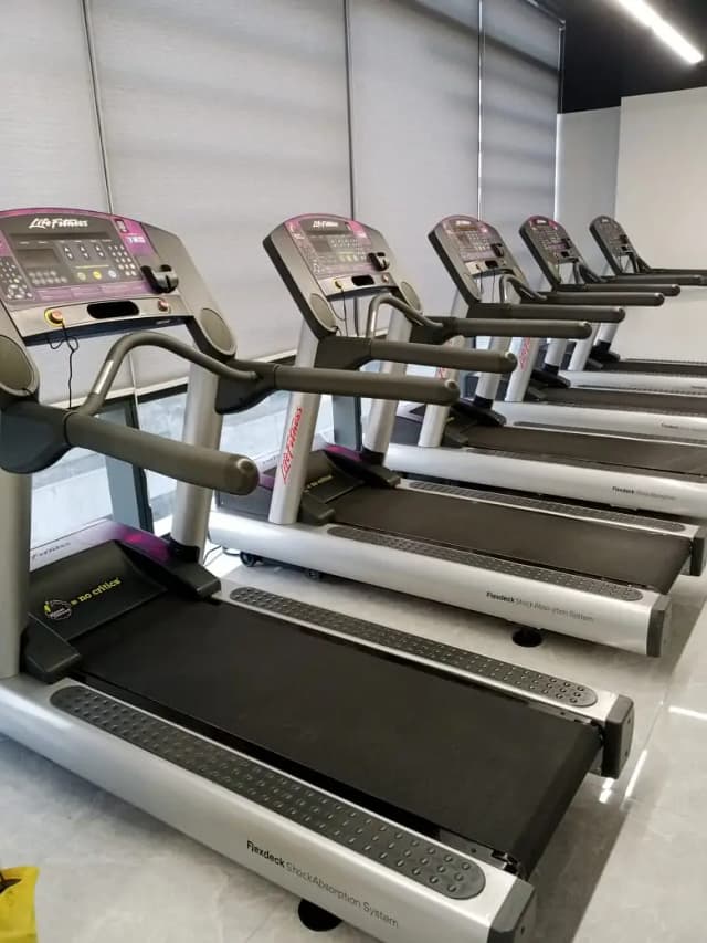Life Fitness Top U. S. A. Brand commercial Refurbished Cardio
