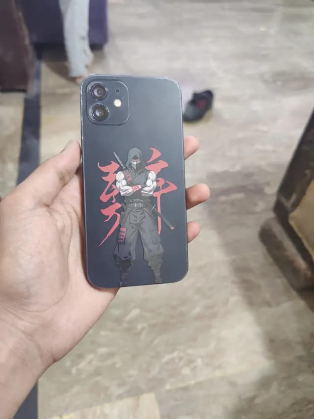 Apple iPhone 12