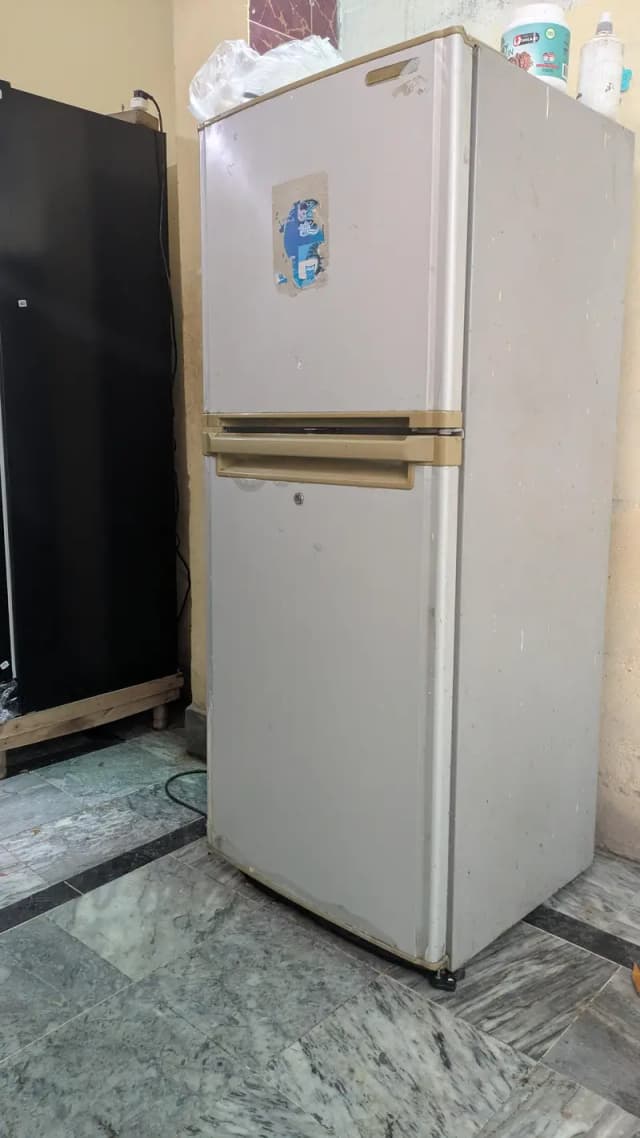 Dawlance Fridge urgent sale | medium size fridge