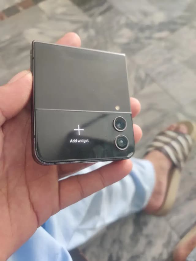 Samsung Flip z4
