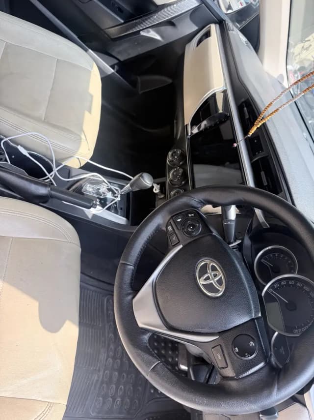 Toyota Corolla Altis 2015