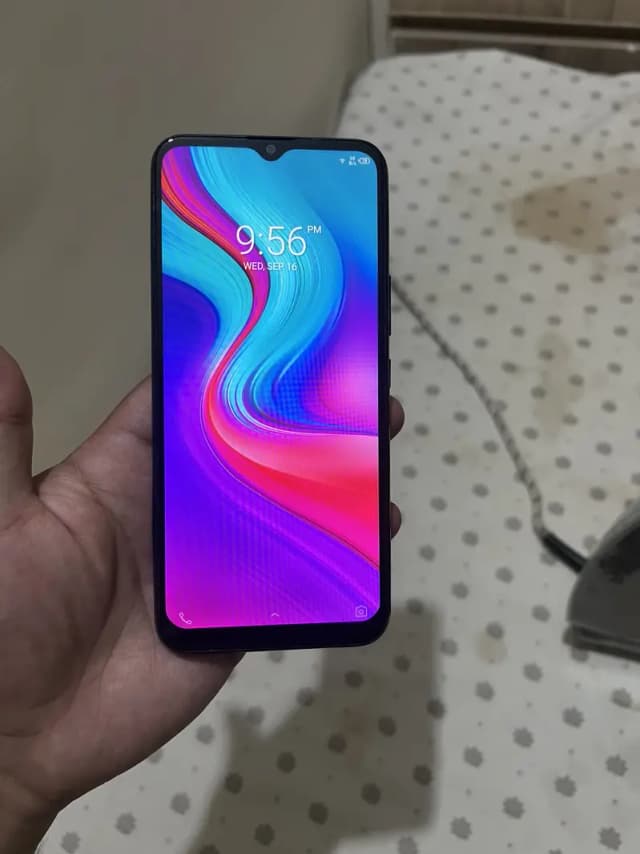 Infinix Hot 8