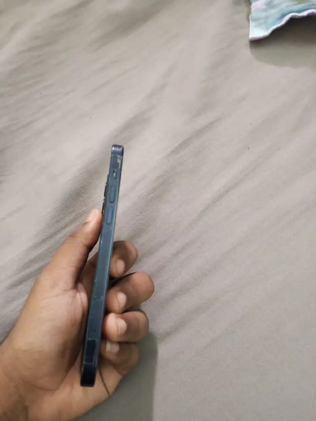 Apple iPhone 12