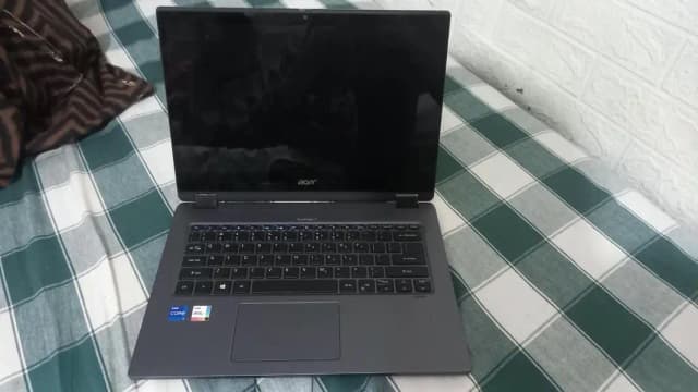 Laptop Acer travelmate spin P4