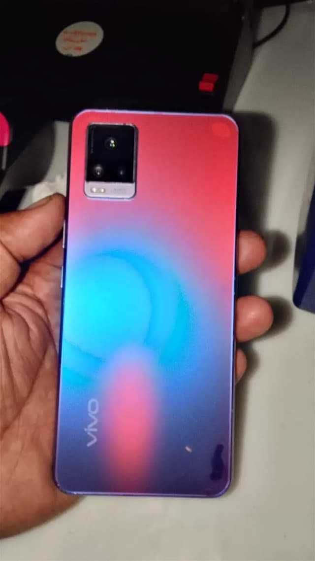 Vivo V2025